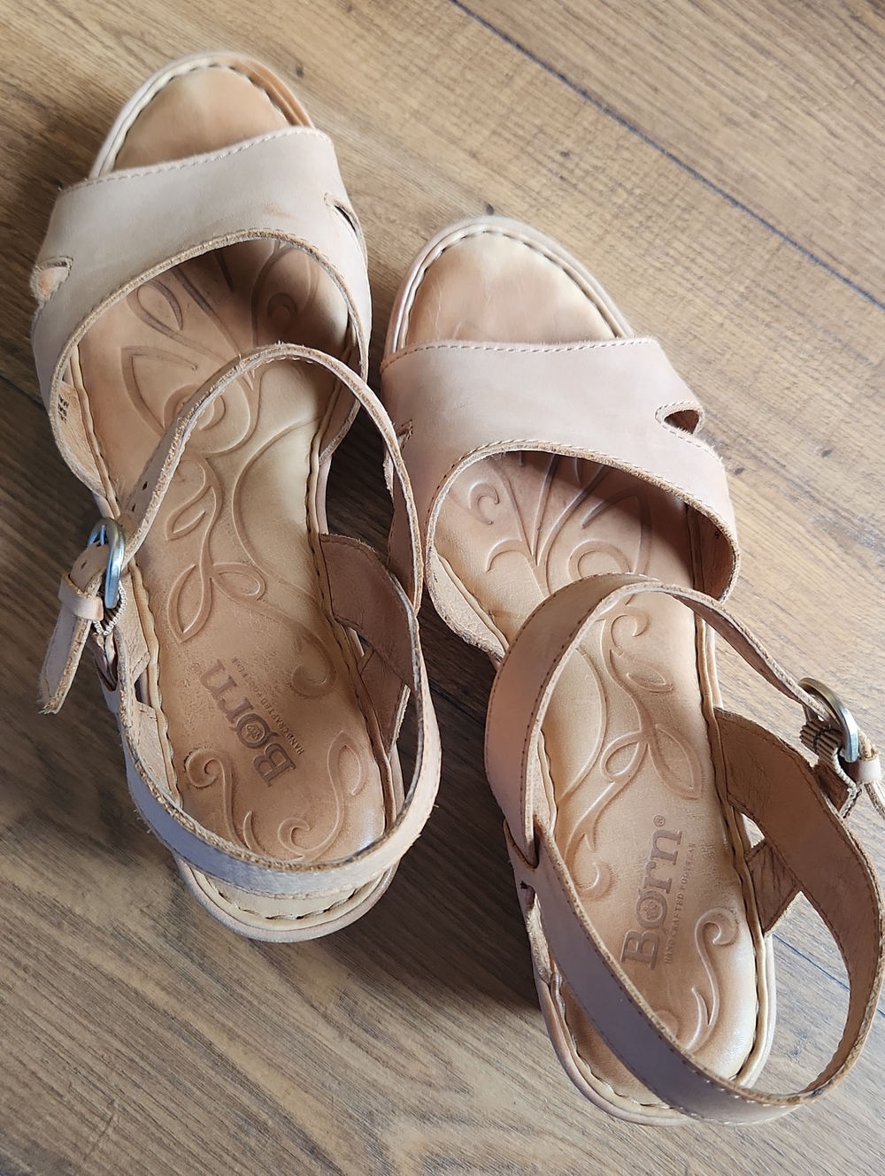 Born Platform Sandals